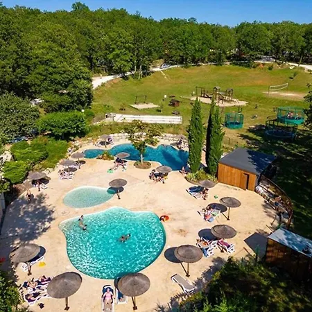 3 Etoiles - Piscine - Efchcc Chalé